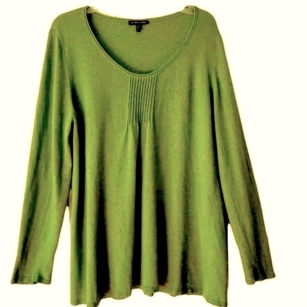 Eileen Fisher Cashmere Scoop Neck Lightweight Knit Sweater Size Medium - Picture 2 of 5